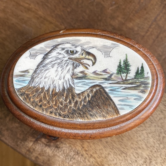 🦅Oval Wooden Eagle Keepsake Box - Picture 5 of 12
